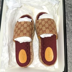 GUCCI WOMEN GG SLIDE SANDALS- LIKE BRAND NEW!!! SIZE 39